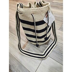 One Thread Collective Wayuu Mochila Bag Handwoven Striped Crossbody Cream Black